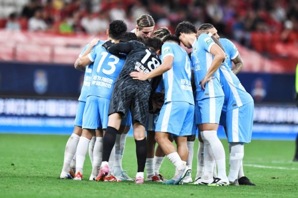 博主：河南队今天地午前去上海浦东，随后将与海港进行热身赛