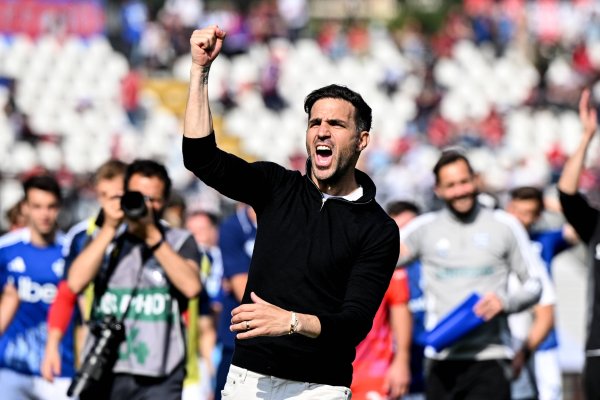 小法：我答理球员定位球获得进球会有惊喜，但其实我没念念好是什么