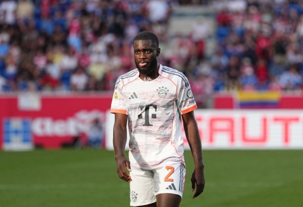 拜仁官方：于帕梅卡诺缺席对阵圣保利是因为身体负荷处治