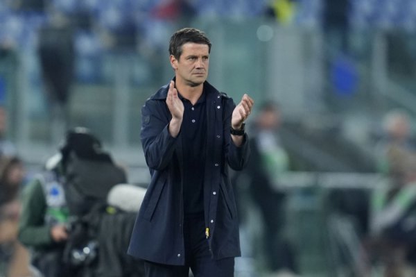 皆沃：咱们因为敌手唯独一次反击契机丢球，迪乌夫踢边路施展可以