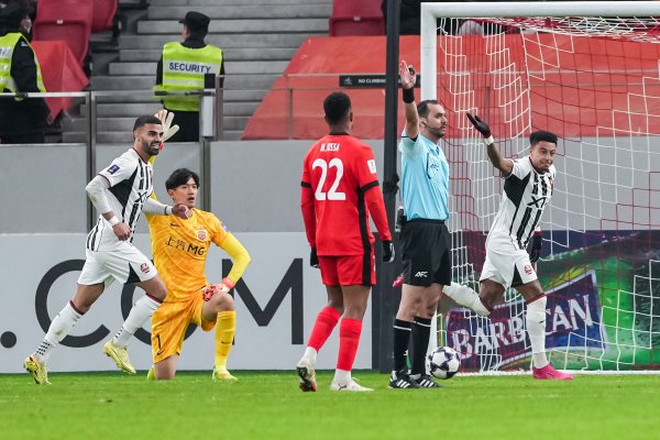 记者：中超球队双线作战分身乏术，联赛节拍也和亚冠严重脱节