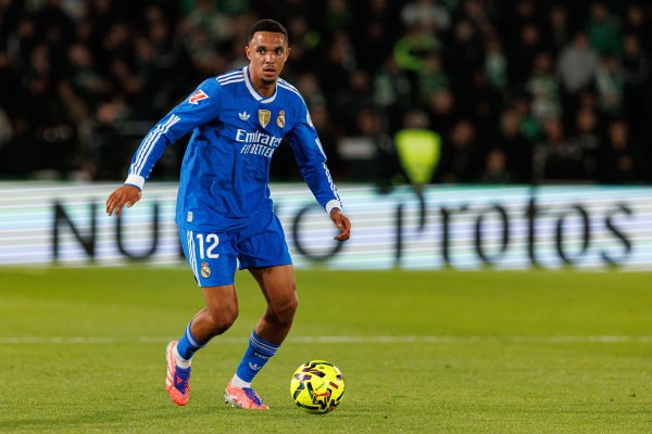 又伤了！😖皇马1000万签阿诺德，当今出场16次伤缺时代近100天